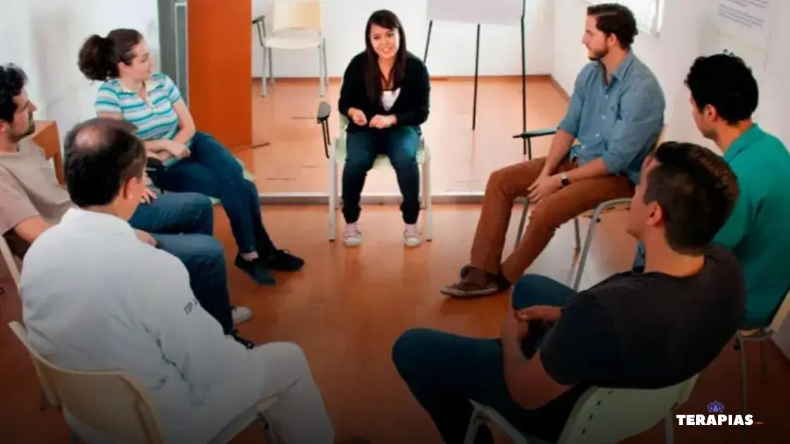 Diferentes Abordagens em Terapia de Grupo e Seus Efeitos Diferentes Abordagens em Terapia de Grupo e Seus Efeitos