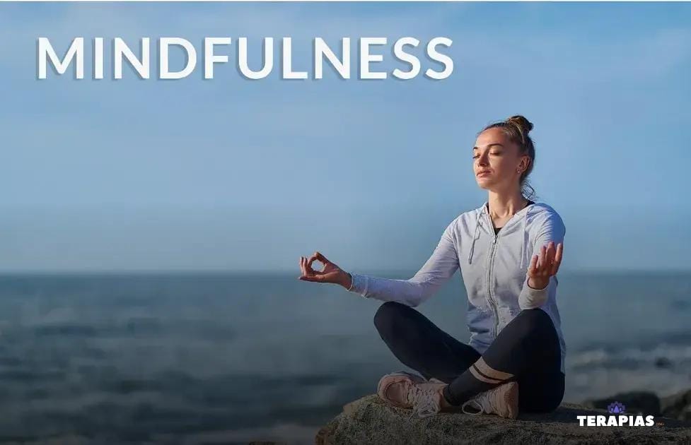 Mindfulness no Trabalho: Melhorando a Produtividade e o Foco Mindfulness no Trabalho: Melhorando a Produtividade e o Foco